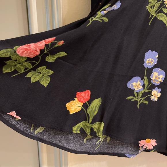 NEW Reformation Will Dressn in Night Bloom - Picture 8 of 8